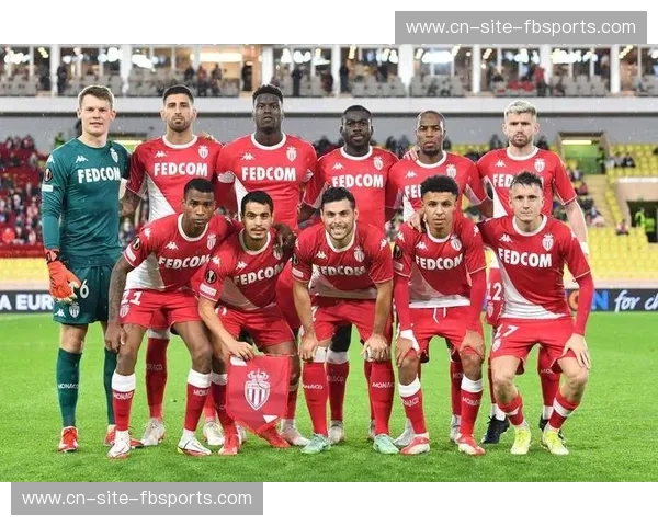 利用肋部渗透撕开防线 摩纳哥进攻五人组展现流畅配合